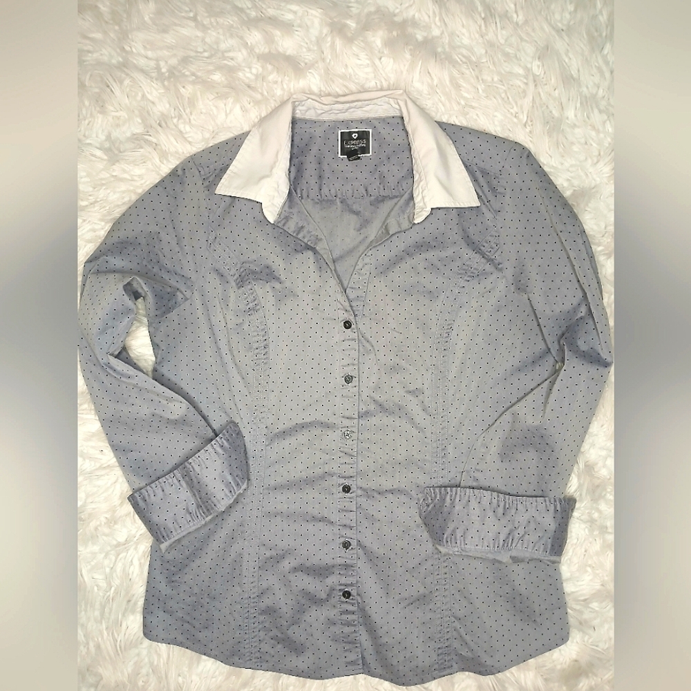 Womens casual button down dress shirt with cuffed sleeves size large.